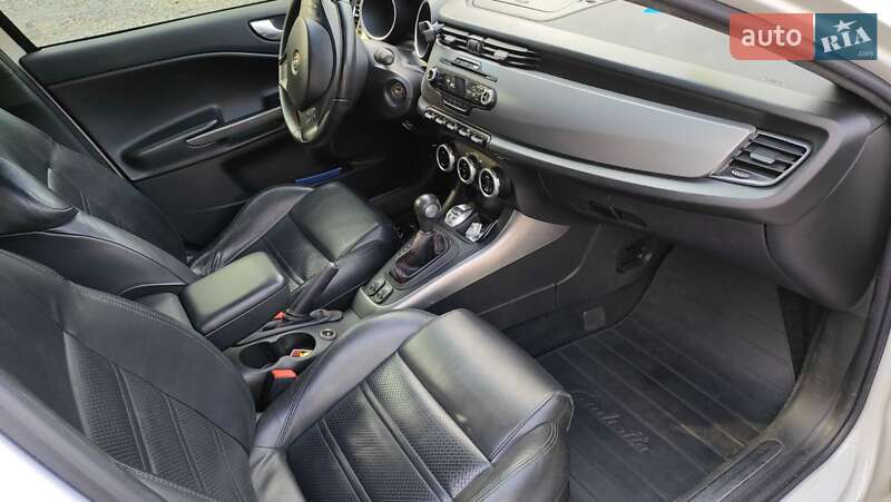 Хэтчбек Alfa Romeo Giulietta 2013 в Бродах