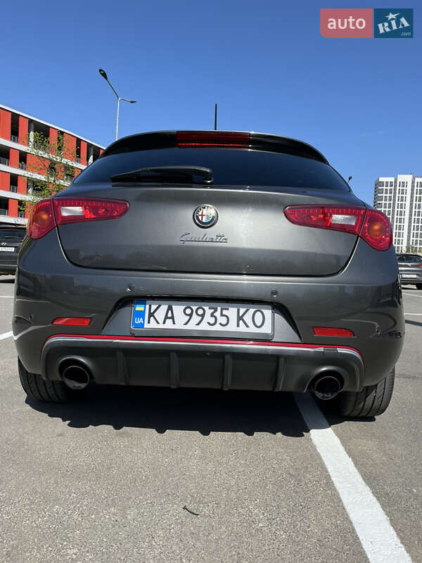 Хэтчбек Alfa Romeo Giulietta 2015 в Киеве