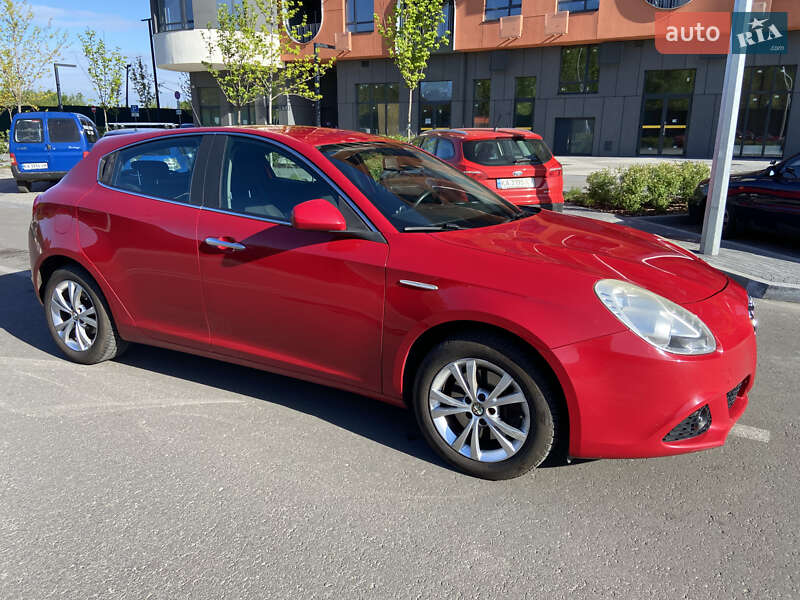 Хэтчбек Alfa Romeo Giulietta 2012 в Киеве