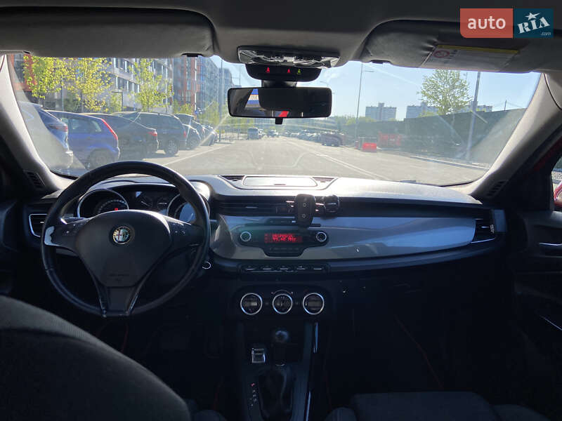 Хэтчбек Alfa Romeo Giulietta 2012 в Киеве