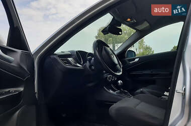 Хэтчбек Alfa Romeo Giulietta 2011 в 