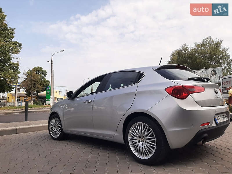 Хетчбек Alfa Romeo Giulietta 2011 в Івано-Франківську фото 3 Хетчбек Alfa Romeo Giulietta 2011 в Івано-Франківську