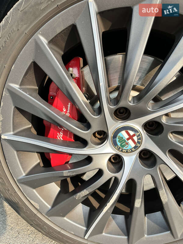 Хэтчбек Alfa Romeo Giulietta 2015 в Киеве