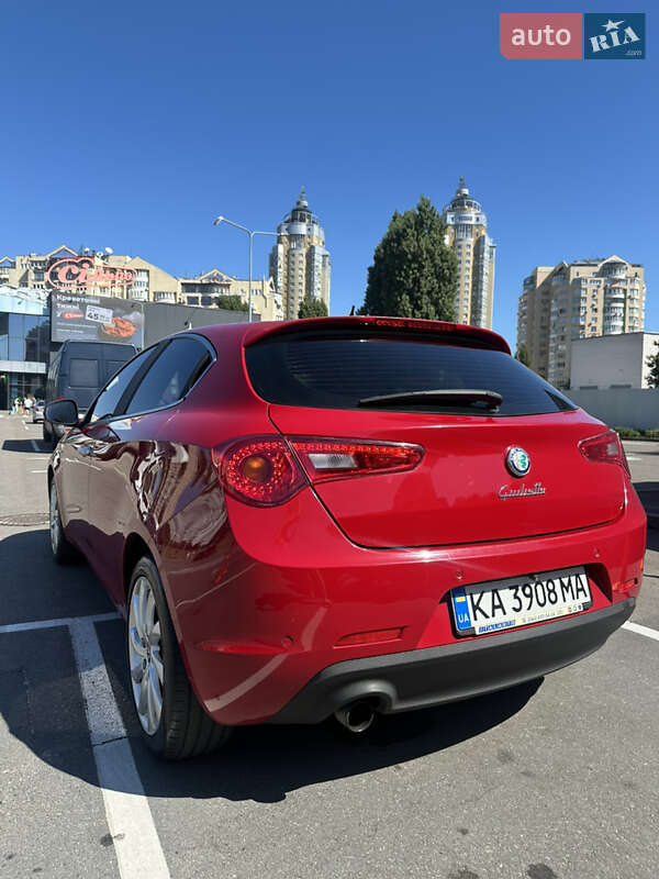 Хэтчбек Alfa Romeo Giulietta 2012 в Киеве