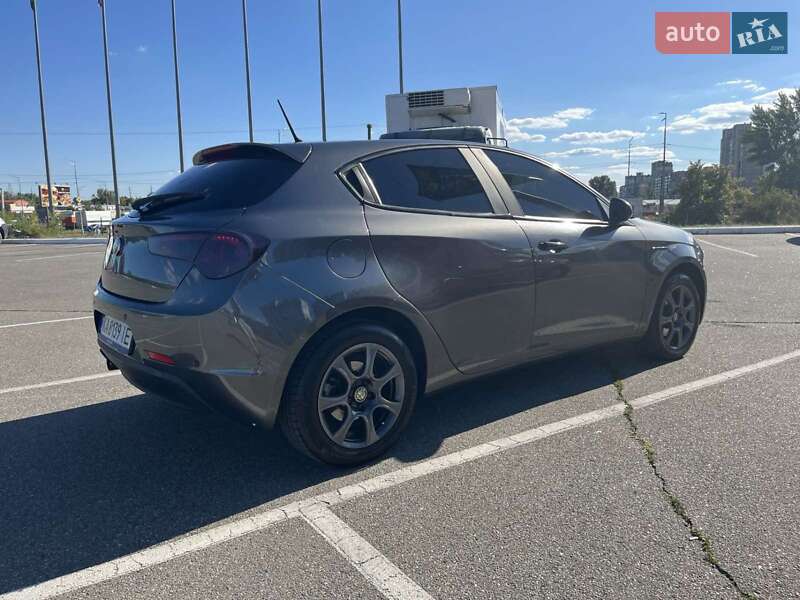 Хетчбек Alfa Romeo Giulietta 2012 в Києві фото 6 Хетчбек Alfa Romeo Giulietta 2012 в Києві