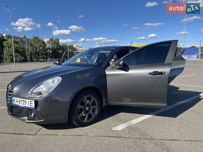 Хетчбек Alfa Romeo Giulietta 2012 в Києві фото 29 Хетчбек Alfa Romeo Giulietta 2012 в Києві