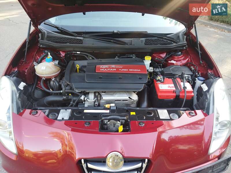 Хэтчбек Alfa Romeo Giulietta 2012 в Киеве