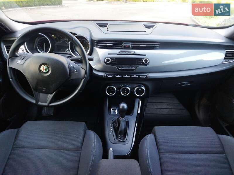 Хэтчбек Alfa Romeo Giulietta 2012 в Киеве