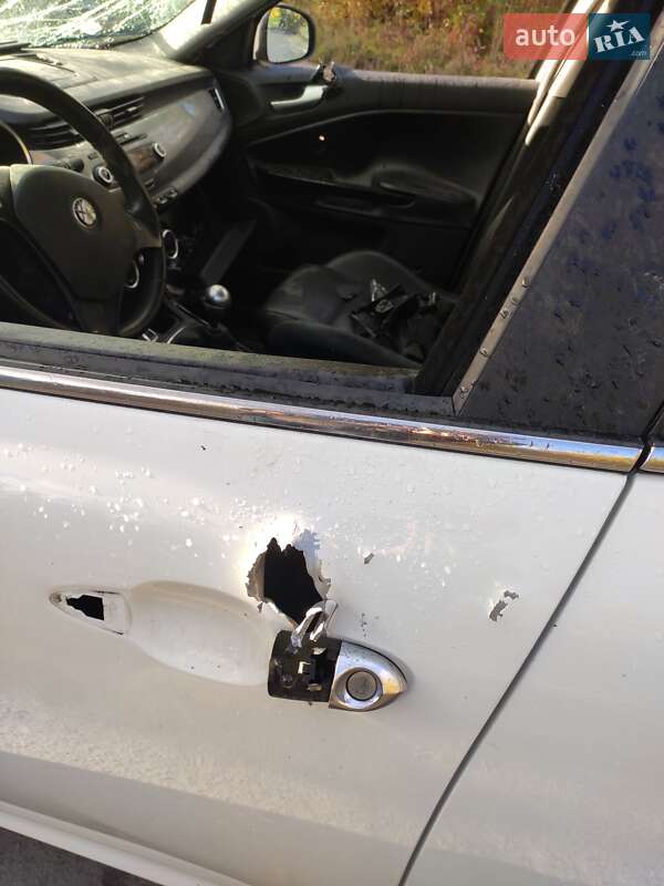 Хэтчбек Alfa Romeo Giulietta 2010 в Ровно фото 22 Хэтчбек Alfa Romeo Giulietta 2010 в Ровно