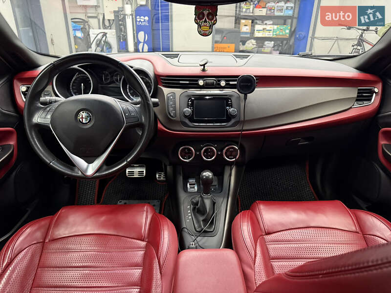 Хэтчбек Alfa Romeo Giulietta 2014 в Днепре фото 10 Хэтчбек Alfa Romeo Giulietta 2014 в Днепре