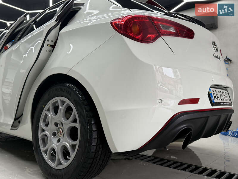 Хэтчбек Alfa Romeo Giulietta 2014 в Днепре фото 17 Хэтчбек Alfa Romeo Giulietta 2014 в Днепре