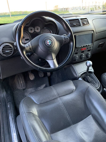 Купе Alfa Romeo GT 2008 в Львове