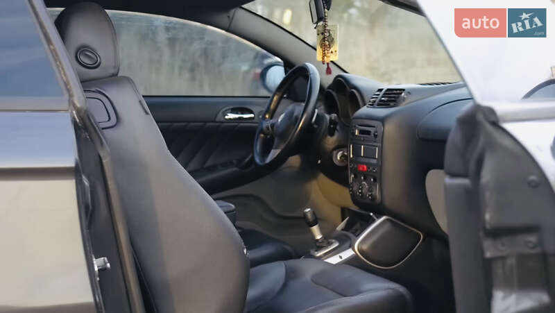 Купе Alfa Romeo GT 2006 в Смілі