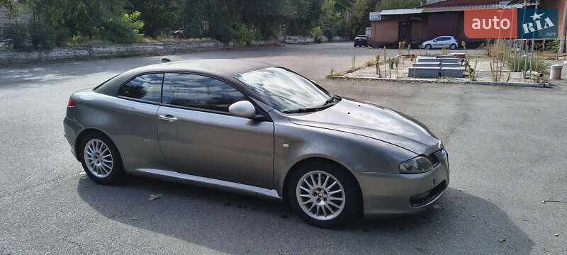 Alfa Romeo GT 2004