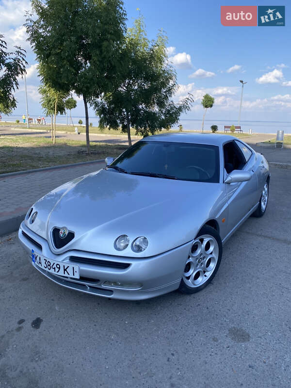 Купе Alfa Romeo GTV 2001 в 