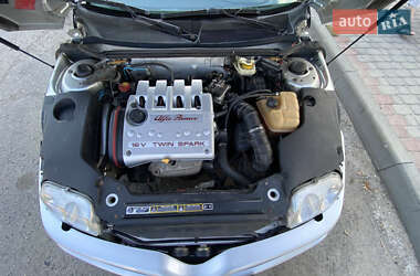 Купе Alfa Romeo GTV 2001 в 