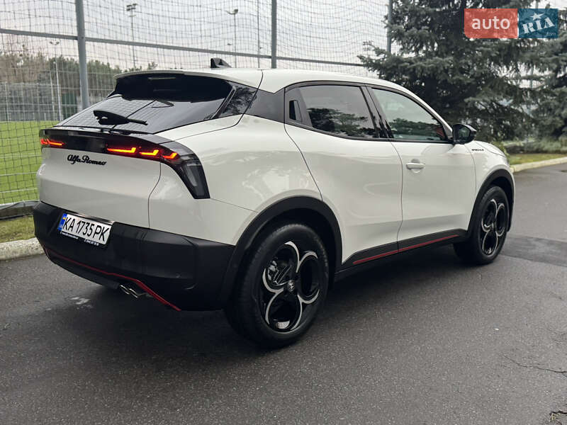 Внедорожник / Кроссовер Alfa Romeo Junior 2025 в Киеве