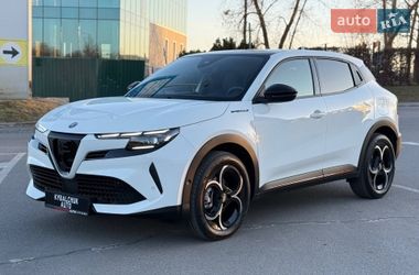 Внедорожник / Кроссовер Alfa Romeo Junior 2025 в Киеве
