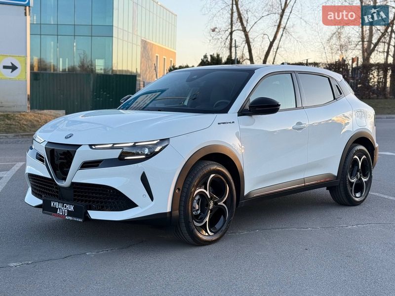 Alfa Romeo Junior 2025