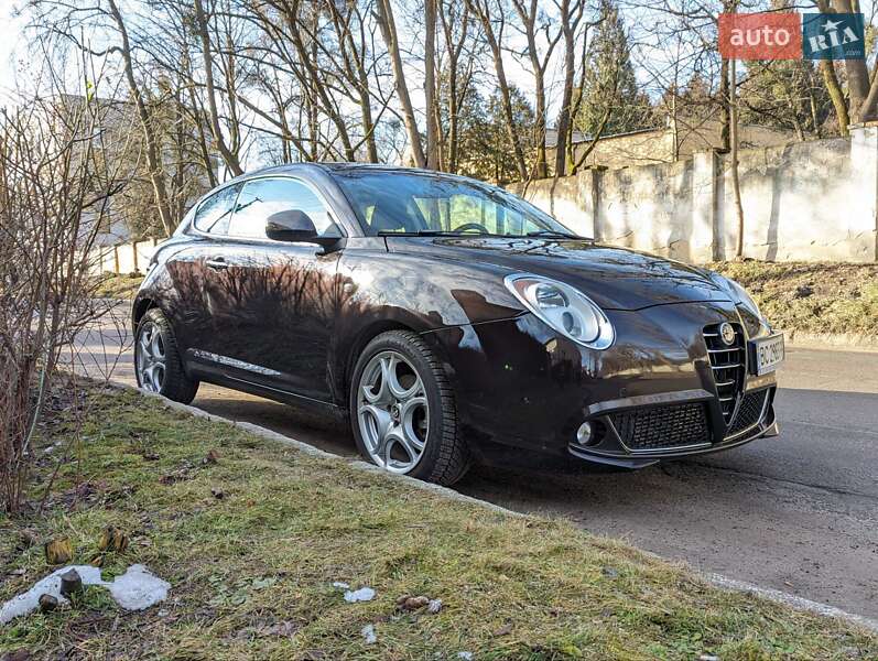 Хэтчбек Alfa Romeo MiTo 2012 в 