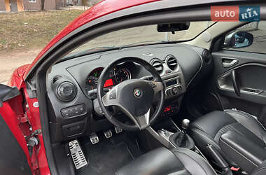 Хэтчбек Alfa Romeo MiTo 2011 в 