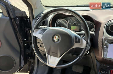 Хэтчбек Alfa Romeo MiTo 2012 в 