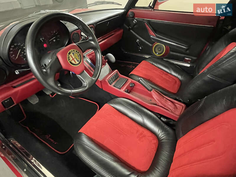 Кабриолет Alfa Romeo Spider 1987 в Киеве
