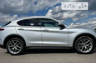 Внедорожник / Кроссовер Alfa Romeo Stelvio 2017 в Киеве