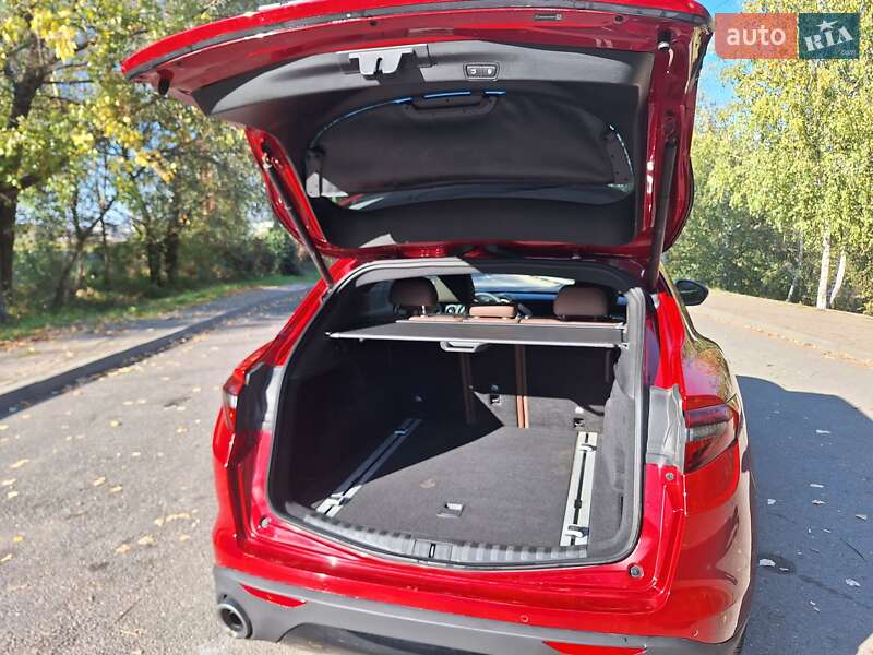 Позашляховик / Кросовер Alfa Romeo Stelvio 2017 в Чернівцях