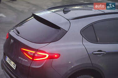Внедорожник / Кроссовер Alfa Romeo Stelvio 2017 в 