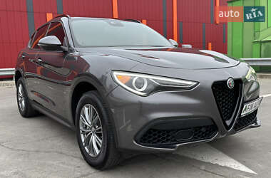 Позашляховик / Кросовер Alfa Romeo Stelvio 2021 в 