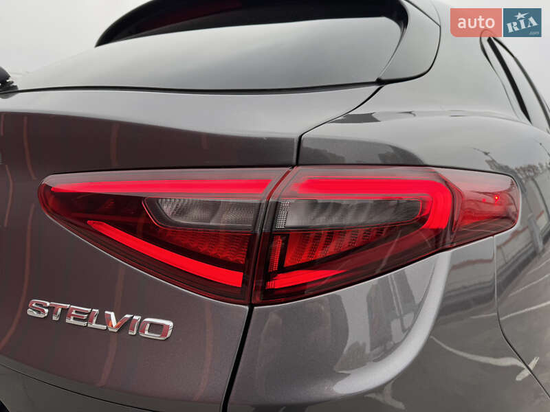 Позашляховик / Кросовер Alfa Romeo Stelvio 2021 в Києві