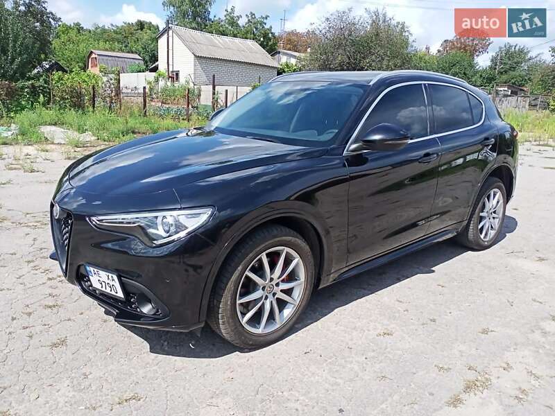 Внедорожник / Кроссовер Alfa Romeo Stelvio 2017 в 
