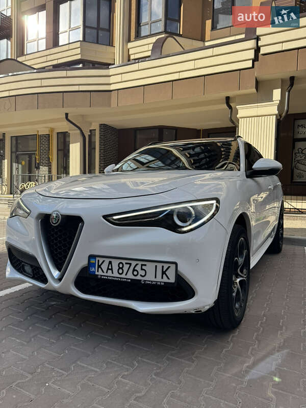 Внедорожник / Кроссовер Alfa Romeo Stelvio 2020 в 