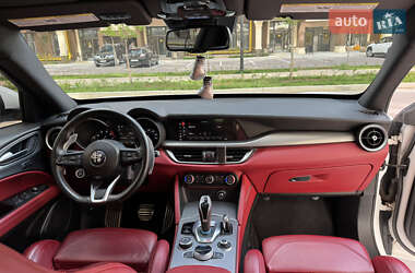 Внедорожник / Кроссовер Alfa Romeo Stelvio 2020 в 