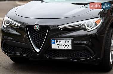 Внедорожник / Кроссовер Alfa Romeo Stelvio 2017 в 