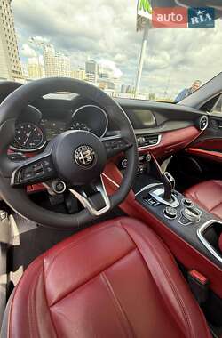 Позашляховик / Кросовер Alfa Romeo Stelvio 2020 в 