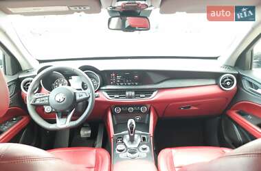 Позашляховик / Кросовер Alfa Romeo Stelvio 2020 в 