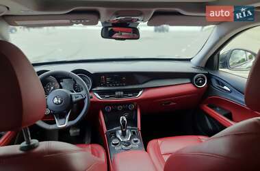 Позашляховик / Кросовер Alfa Romeo Stelvio 2020 в 