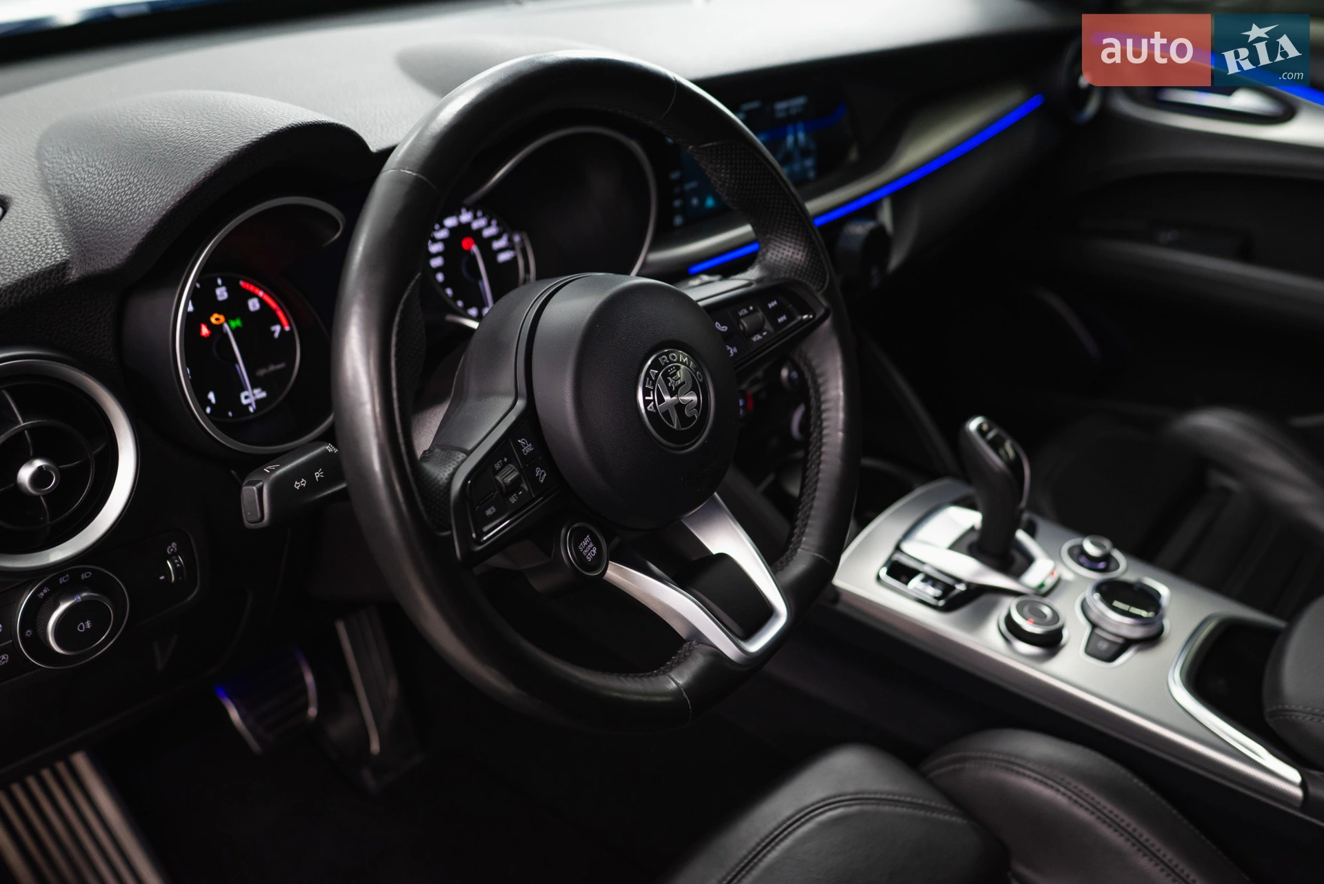 2021 Alfa Romeo Stelvio - мініатюра 27