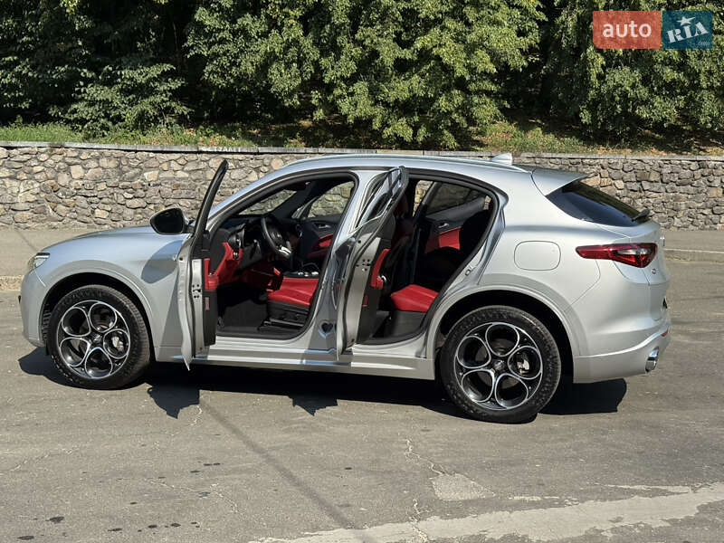 Внедорожник / Кроссовер Alfa Romeo Stelvio 2021 в Киеве