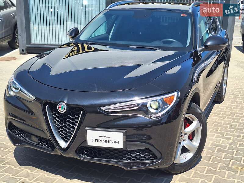 Alfa Romeo Stelvio 2017