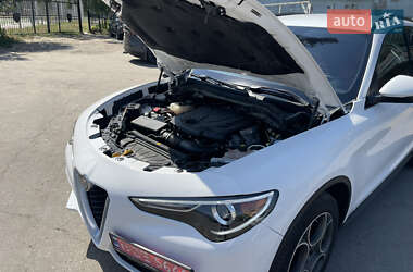 Позашляховик / Кросовер Alfa Romeo Stelvio 2017 в 