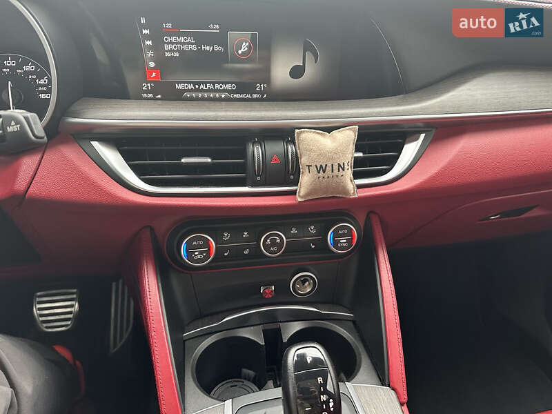 Внедорожник / Кроссовер Alfa Romeo Stelvio 2019 в Киеве фото 13 Внедорожник / Кроссовер Alfa Romeo Stelvio 2019 в Киеве