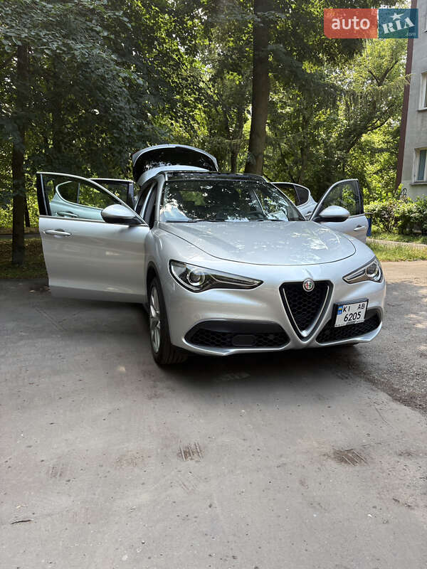 Позашляховик / Кросовер Alfa Romeo Stelvio 2017 в Львові