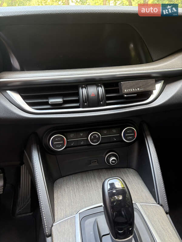 Позашляховик / Кросовер Alfa Romeo Stelvio 2017 в Львові