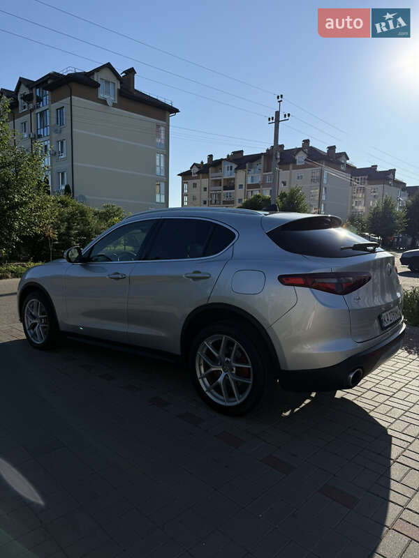 Позашляховик / Кросовер Alfa Romeo Stelvio 2019 в Києві