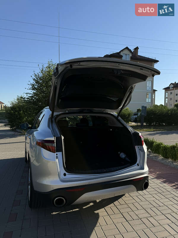 Позашляховик / Кросовер Alfa Romeo Stelvio 2019 в Києві