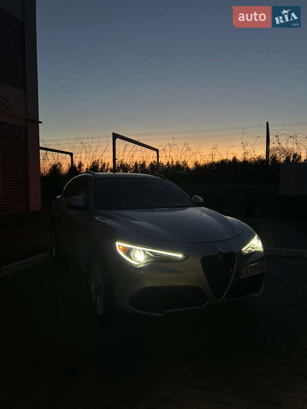 Позашляховик / Кросовер Alfa Romeo Stelvio 2019 в Києві