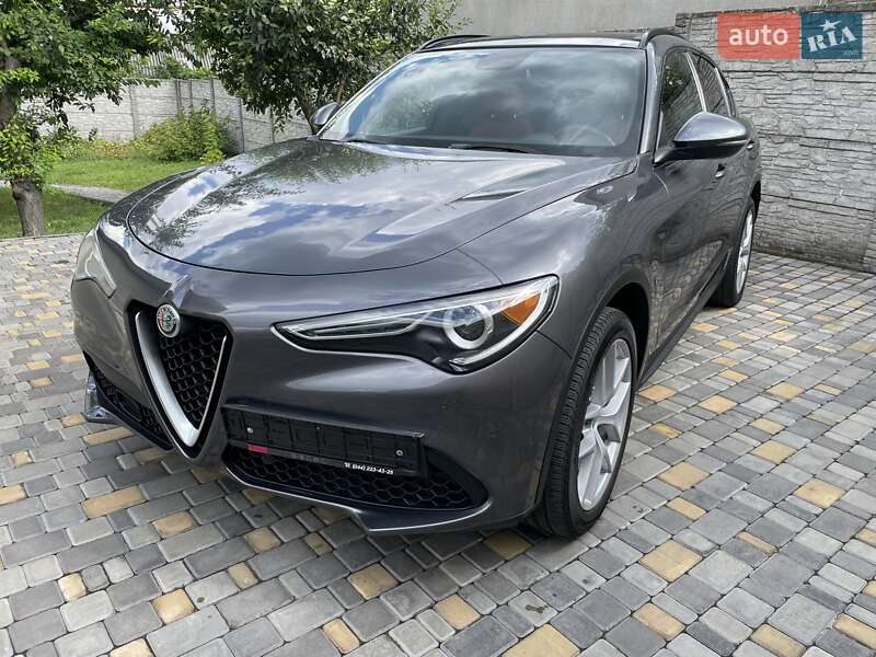 Alfa Romeo Stelvio 2017